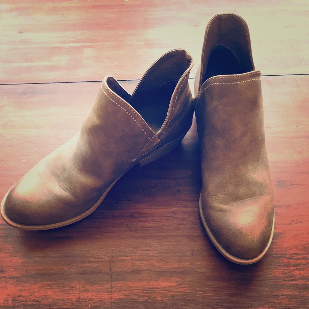 American Thread Ankle Booties - Camel - Size 8